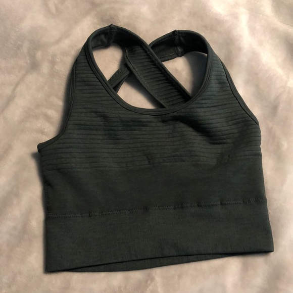 Alphalete Vault Sports Bra - Picture 2 of 4